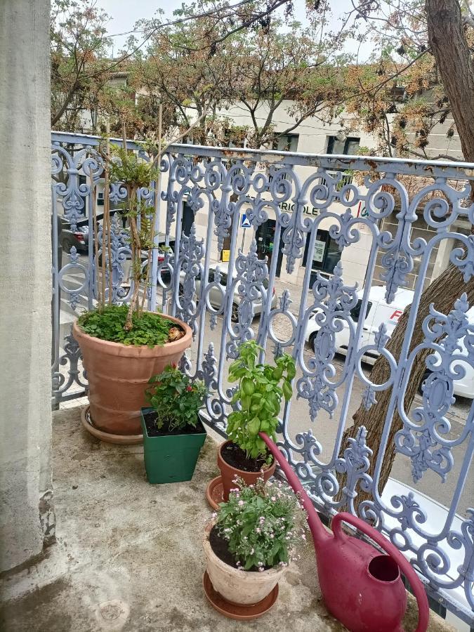 Aramon A Deux Pas D'Avignonヴィラ エクステリア 写真